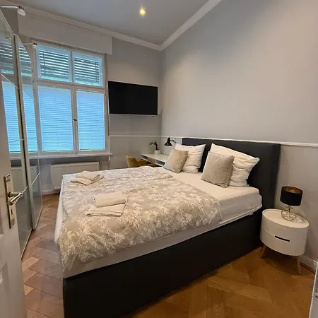 Vacation In The Center Of Dresden